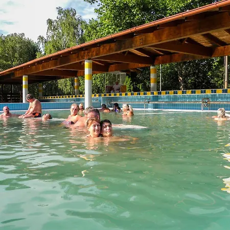 In 43608 아파트 잘라카로쉬